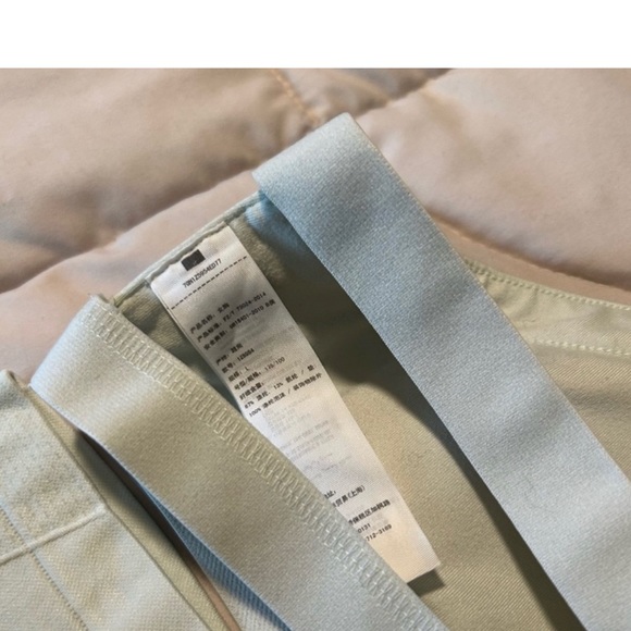 Abercrombie & Fitch matching workout set bra and seamless leggings - Picture 5 of 7